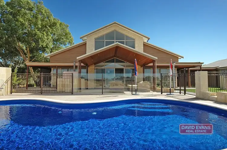 240 Neaves Rd, Mariginiup WA 6065