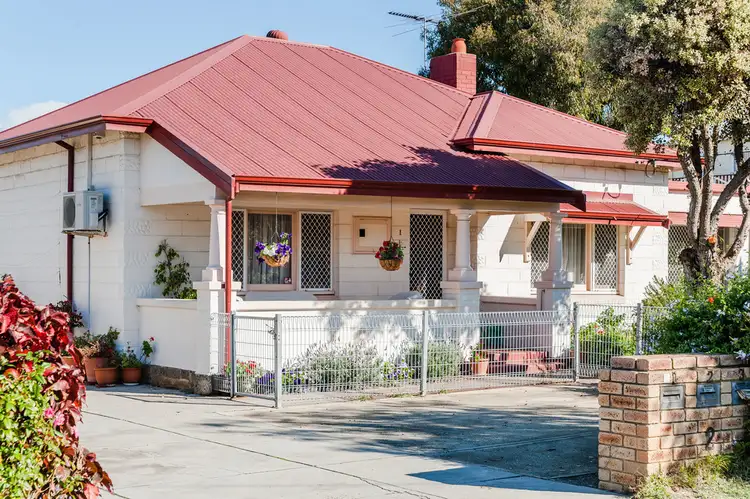 2 Solomon Street, Palmyra WA 6157