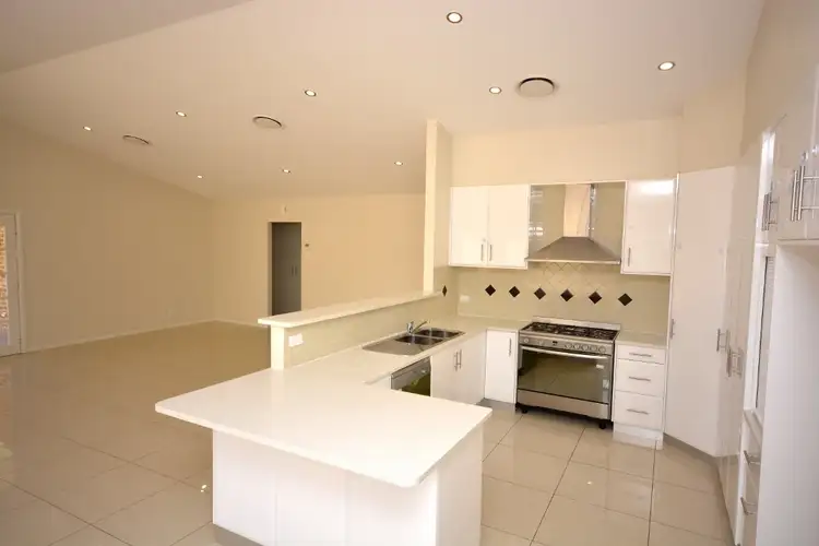 Sixth view of Homely house listing, 10 Bucello Street, Griffith NSW 2680