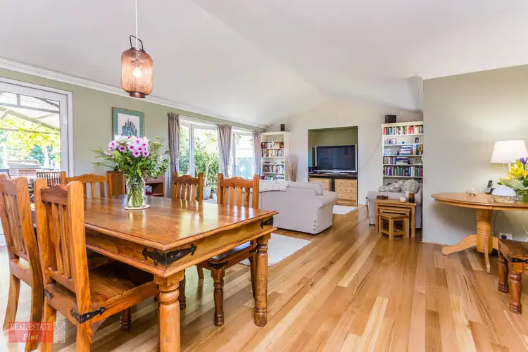 8 Radford Place, Bellevue WA 6056