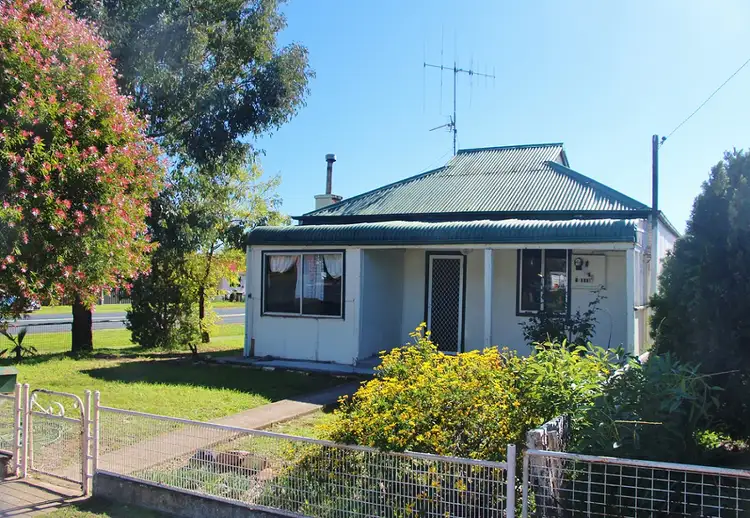 68 Camp Street, Grenfell NSW 2810