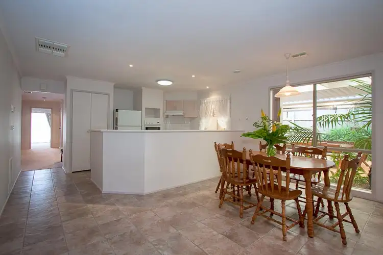 Fifth view of Homely house listing, 20 Heatherbrae Crescent, Sunbury VIC 3429