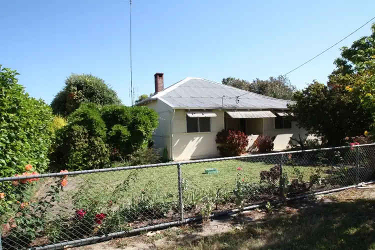 19 Birch Street, Waroona WA 6215