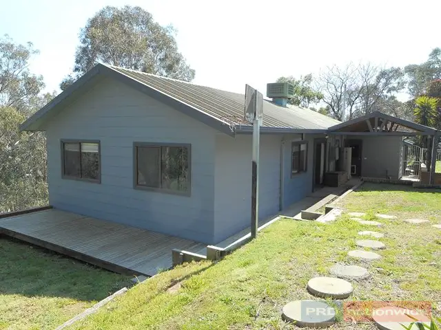 70 Carey Street, Tumut NSW 2720