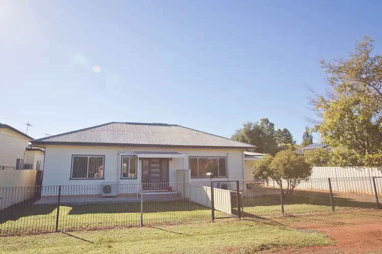 Units 1 & 2/21 Erskine Road, Griffith NSW 2680
