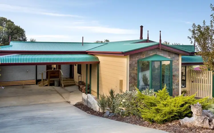 24 POLTONG CRESCENT, Encounter Bay SA 5211