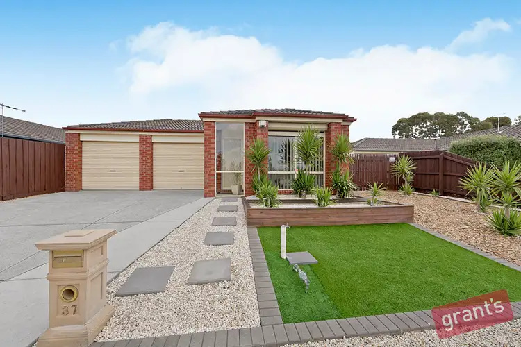 37 Lochard Terrace, Narre Warren South VIC 3805