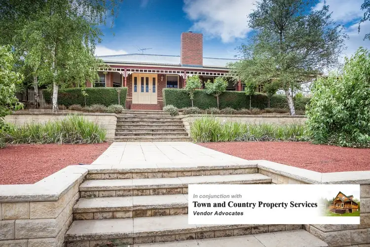 30 Robb Drive, Romsey VIC 3434