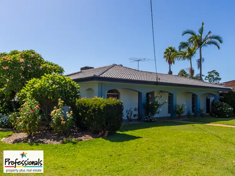 Second view of Homely house listing, 2 Orberry Place, Thornlie WA 6108