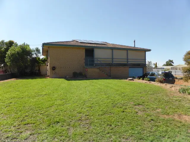 91 High Street, Parkes NSW 2870