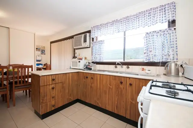Second view of Homely unit listing, 2/7 Garnet Circuit, Wodonga VIC 3690