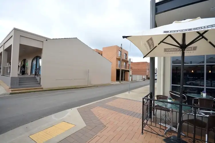 1/348 Banna Lane, Griffith NSW 2680