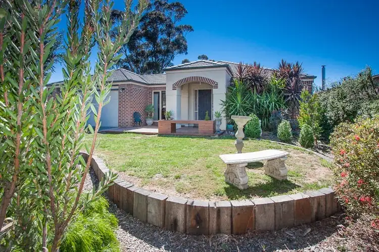 6 Hoya Place, Sunbury VIC 3429