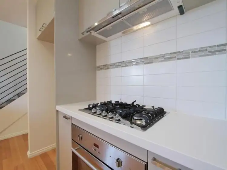 Seventh view of Homely house listing, 2/56 Spinnaker Heights, Yangebup WA 6164