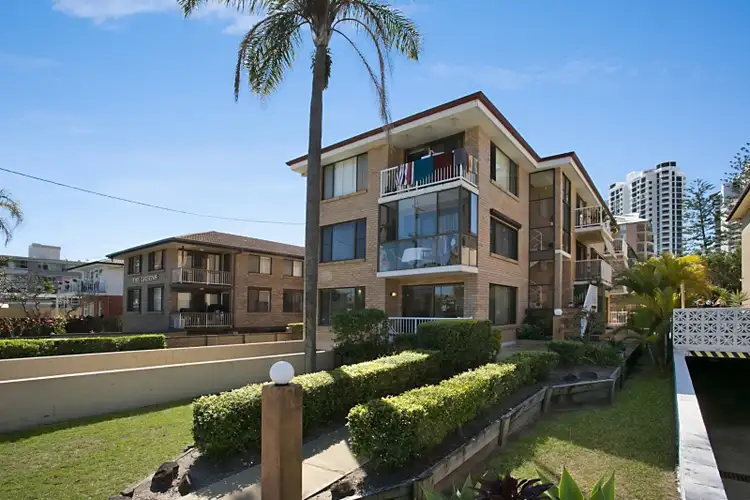 1/11 Armrick Avenue, Broadbeach QLD 4218