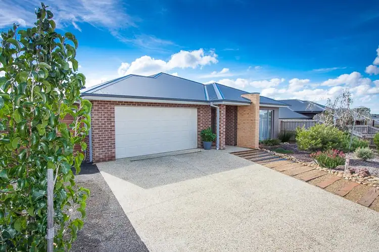 12 Tuxedo Drive, Gisborne VIC 3437