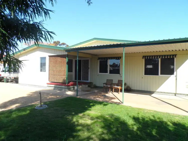 4 Betty St, Loxton SA 5333