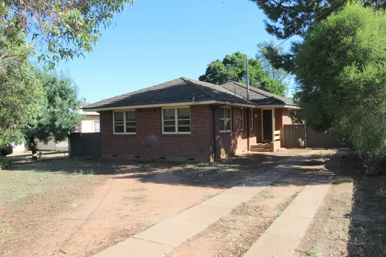 5 Clarke Street, Temora NSW 2666