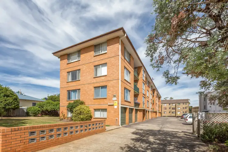 Main view of Homely unit listing, 19/15 Crest Road, Crestwood NSW 2620
