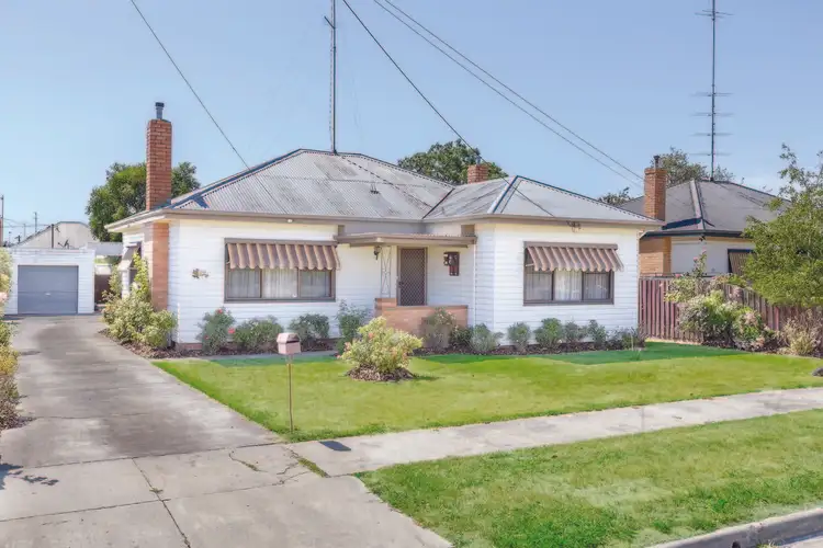 24 Grammar Street, Wendouree VIC 3355