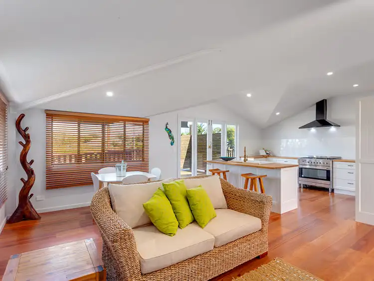 25 Tailor Street, Tin Can Bay QLD 4580