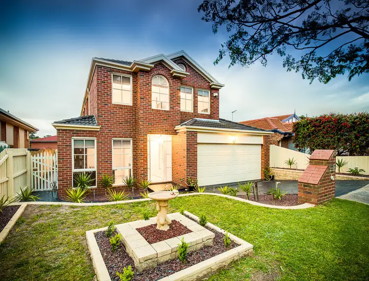 1 Silvertop Court, Mill Park VIC 3082