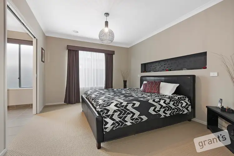 Seventh view of Homely house listing, 8 Perry Circuit, Cranbourne North VIC 3977
