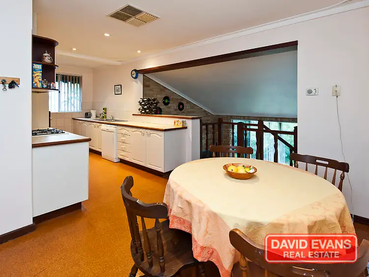 7 Chalcombe Way, Warwick WA 6024