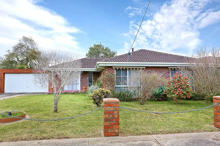 13 Glenbourne Road, Cranbourne VIC 3977
