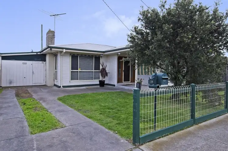 29 Watsonia Grove, Norlane VIC 3214