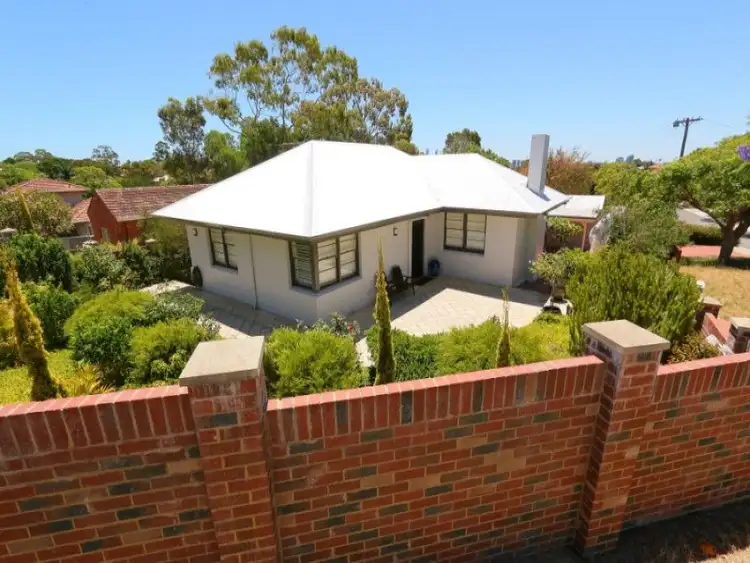 202 South Terrace, Como WA 6152