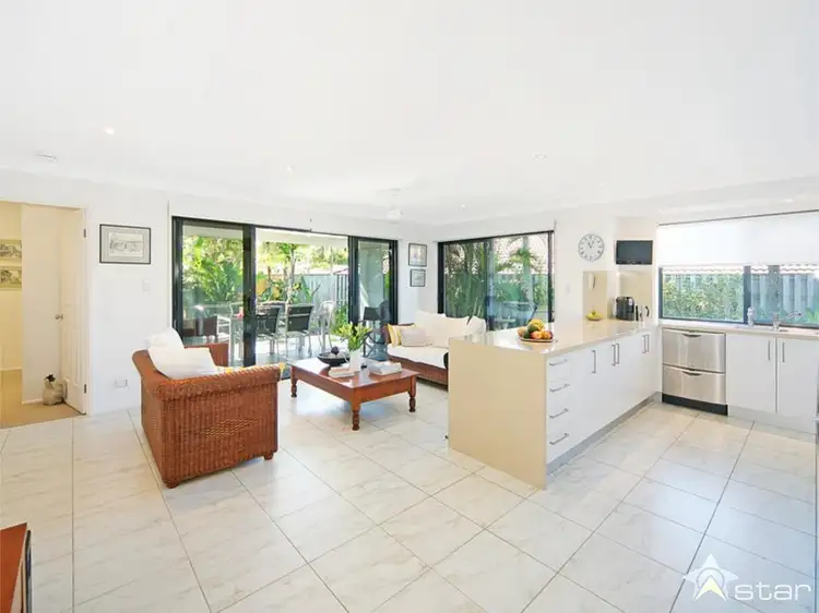17 Wave Avenue, Noosaville QLD 4566