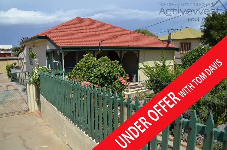 228 Evans Street, Beachlands WA 6530