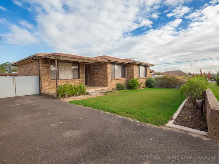 4 Western Avenue, Tarro NSW 2322
