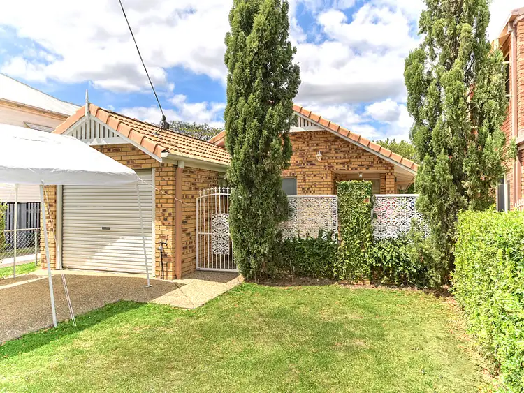 34 Emma Street, Wooloowin QLD 4030