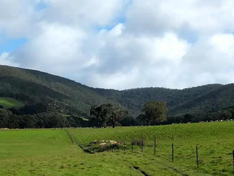 CA19 Mountain Hut Road, Amphitheatre VIC 3468