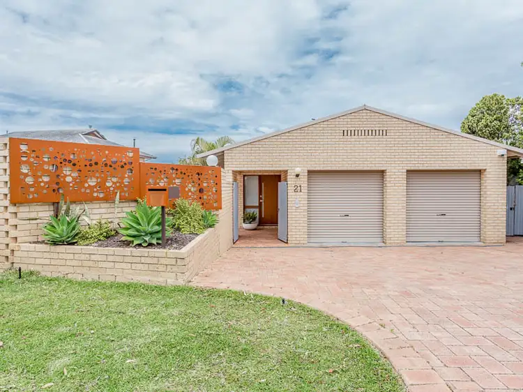 21 Unwin Crescent, Salter Point WA 6152