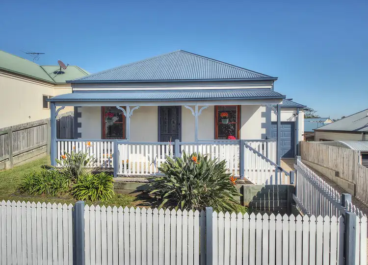 8 Creekside Drive, Springfield Lakes QLD 4300