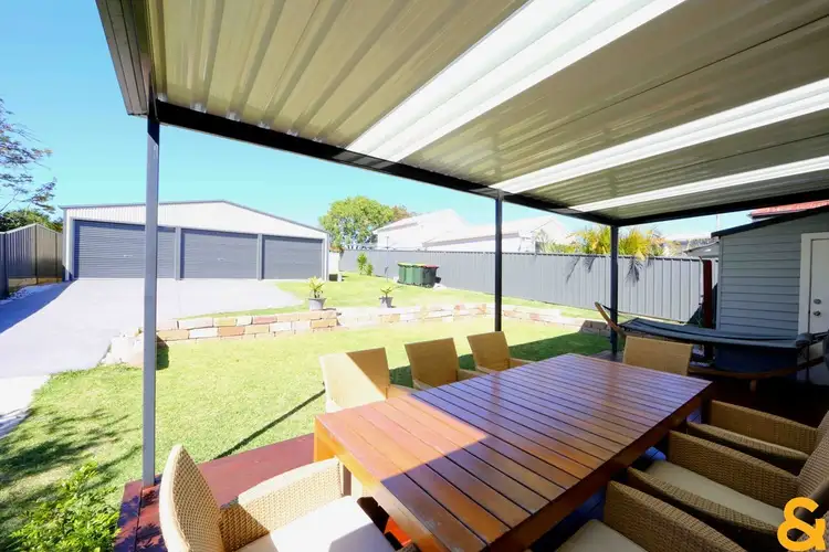 10 DEANE STREET, Belmont NSW 2280