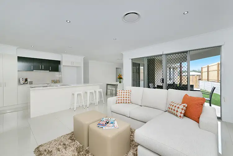 67 Fitzpatrick Cct, Augustine Heights QLD 4300