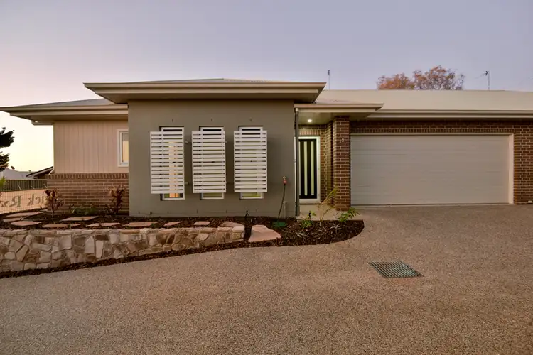 2/565 Hume Street, Kearneys Spring QLD 4350