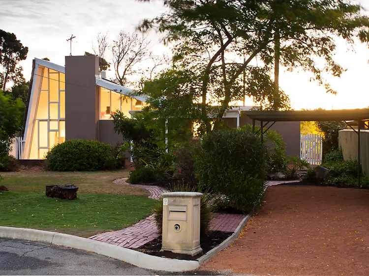 6 Dean Street, Kelmscott WA 6111
