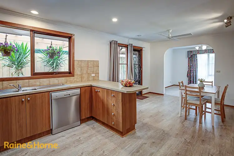 Second view of Homely house listing, 5 Fisher Court, Sunbury VIC 3429