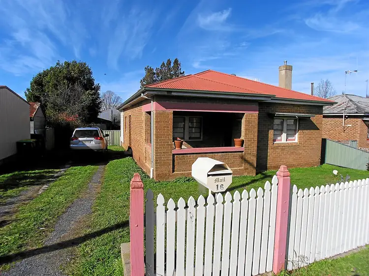16 Curran Street, Orange NSW 2800