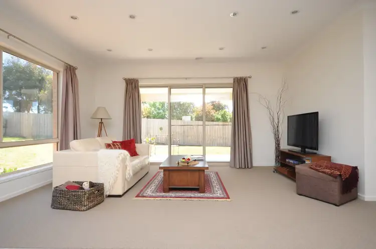 Sixth view of Homely house listing, 8 Stewart Place, Bairnsdale VIC 3875