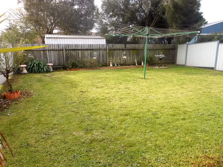 Fifth view of Homely villa listing, 2/32 Pineview Circuit, Young NSW 2594