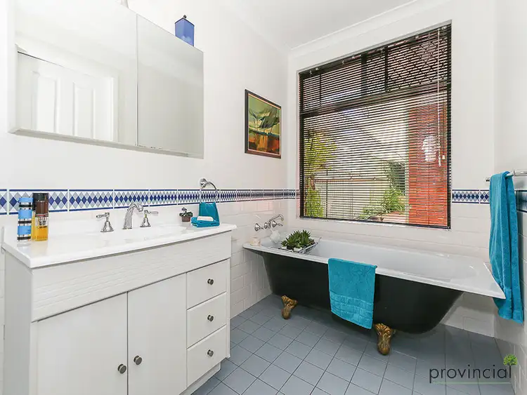 28 Armour Way, Lesmurdie WA 6076