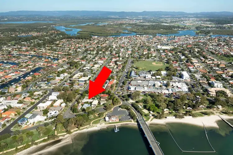 6/9 Errol Avenue, Paradise Point QLD 4216