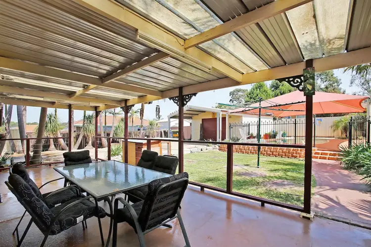 288 Copperfield Drive, Rosemeadow NSW 2560
