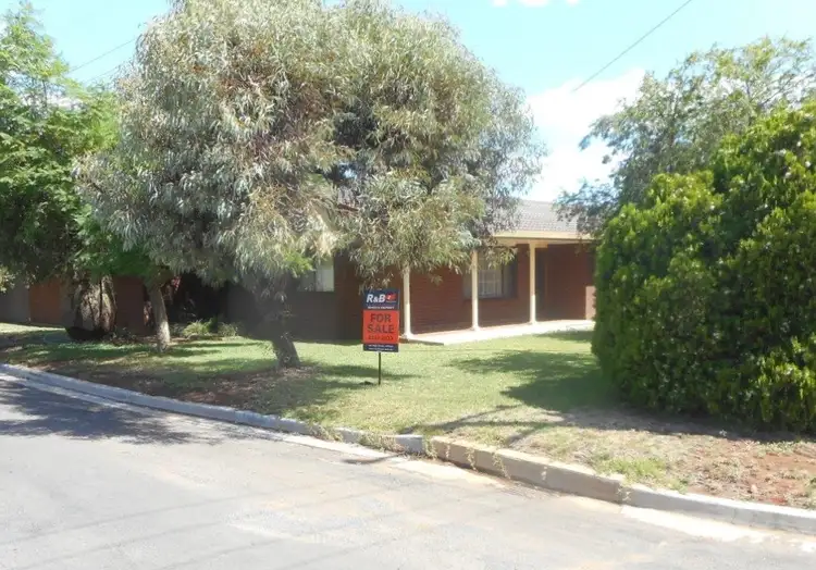 28 Gratton Street, Hillston NSW 2675